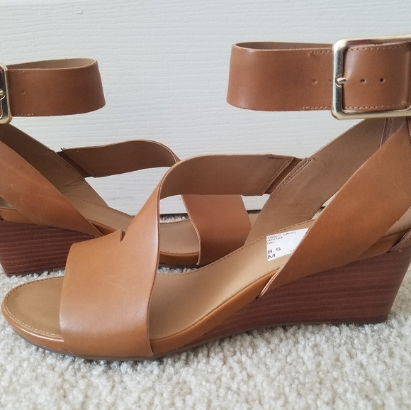 Sandals - Picture 3 of 4